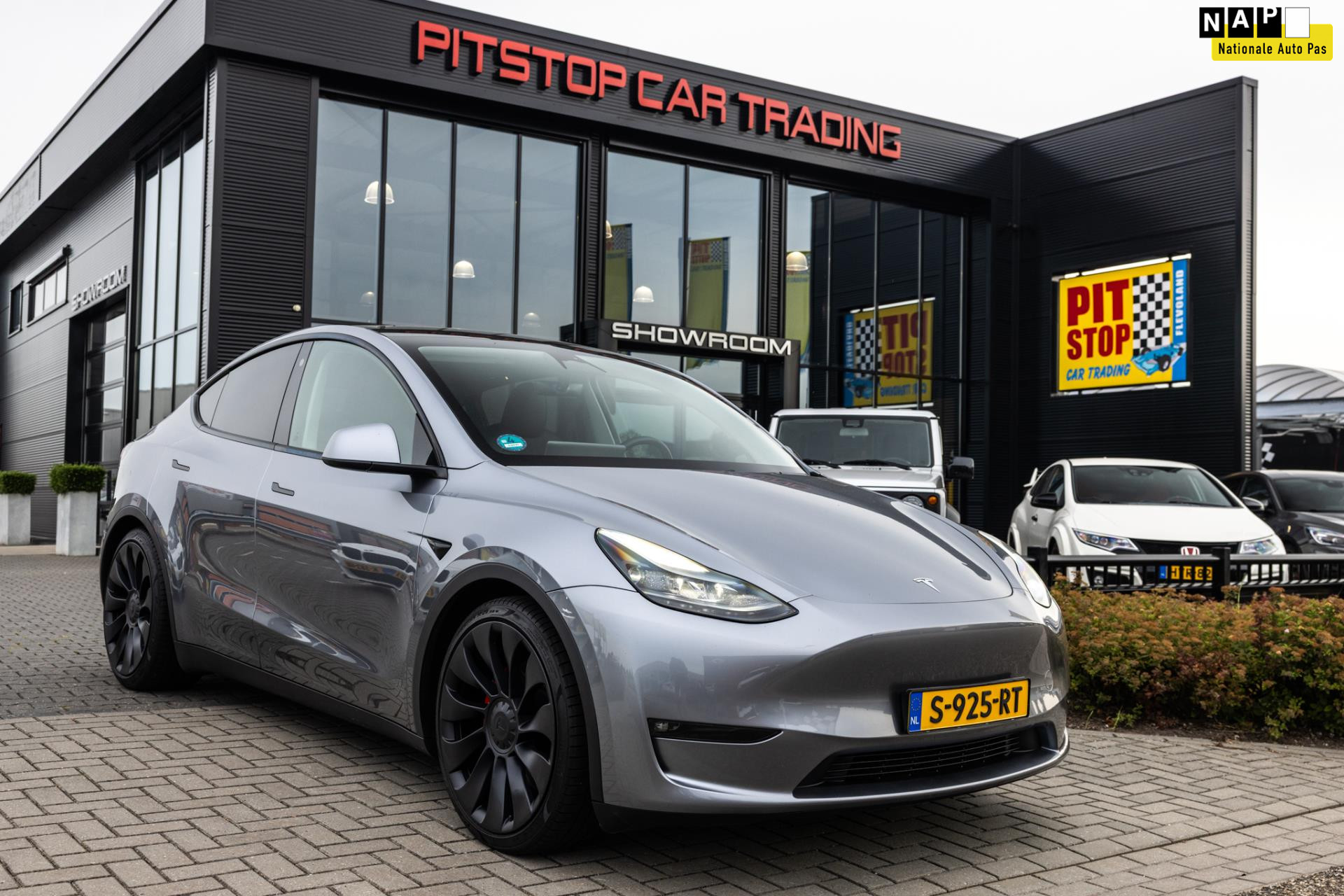 Tesla Model Y Performance AWD 75 kWh, 462 PK, 1e Eig, *Nieuwstaat* 46959302-0.jpg | Pitstop Car Trading
